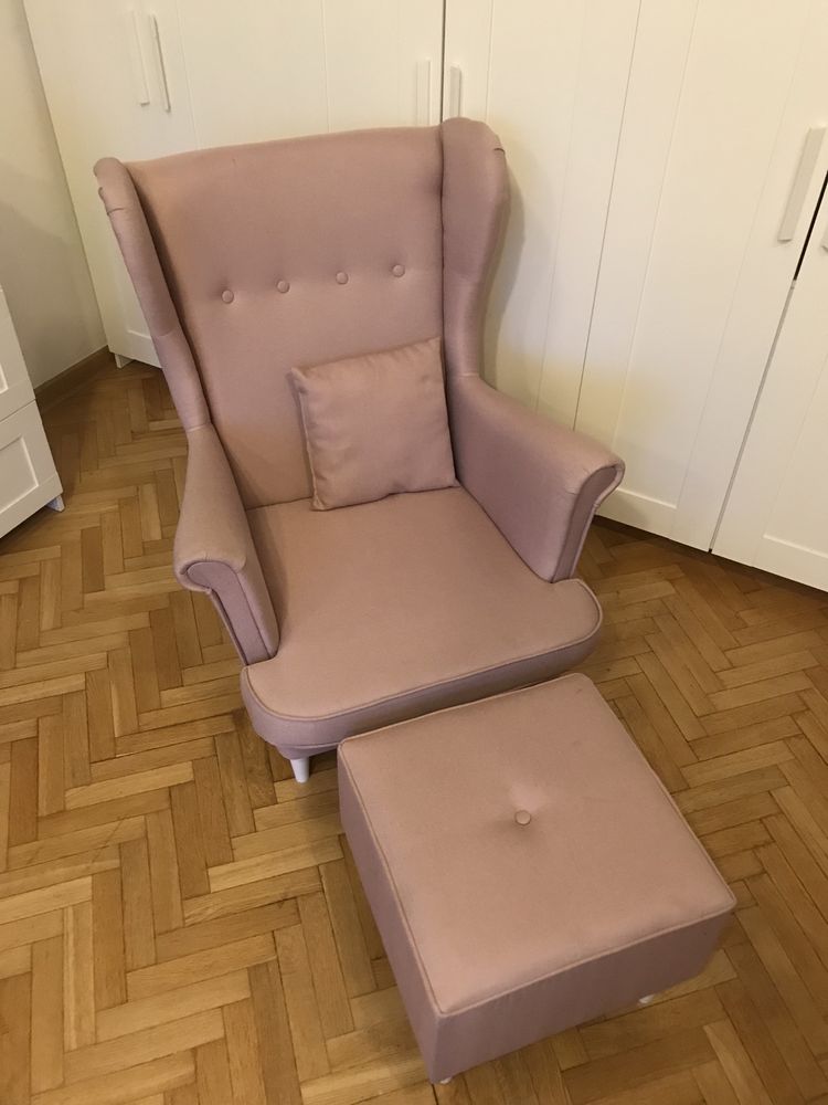 Fotel uszak z podnóżkiem i poduszką, pudrowy róż / scandi / vintage
