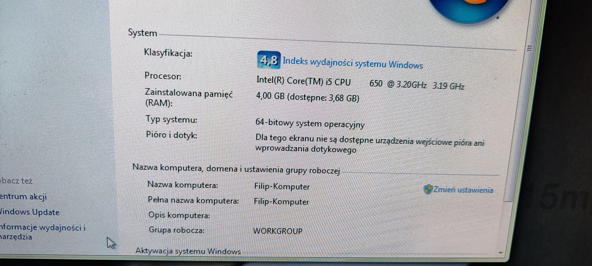 Komputer stacjonarny lenowo z monitorem