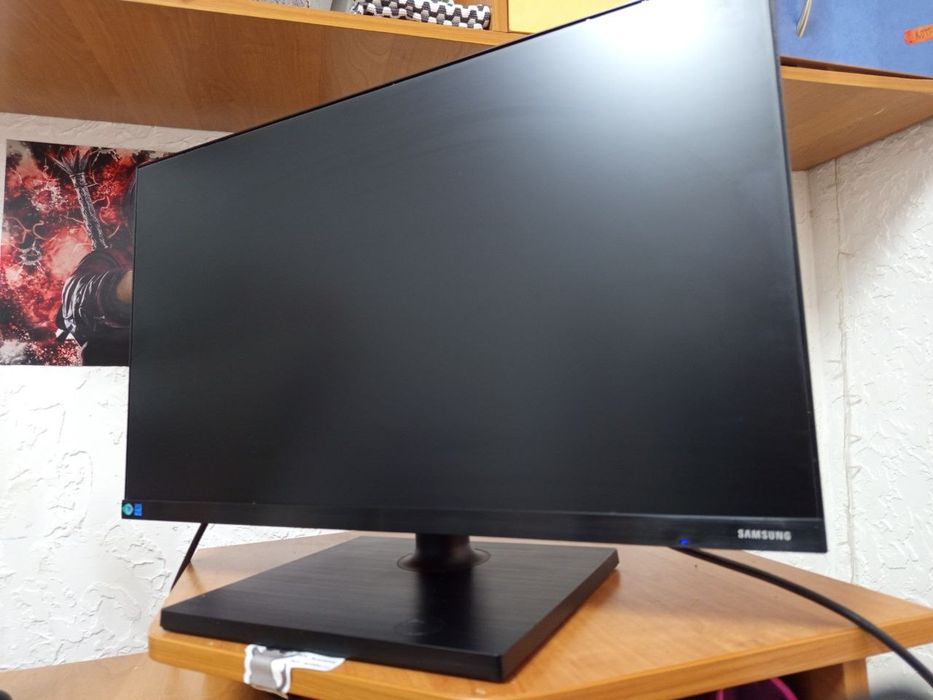 Samsung 24" монітор F24T450FQI