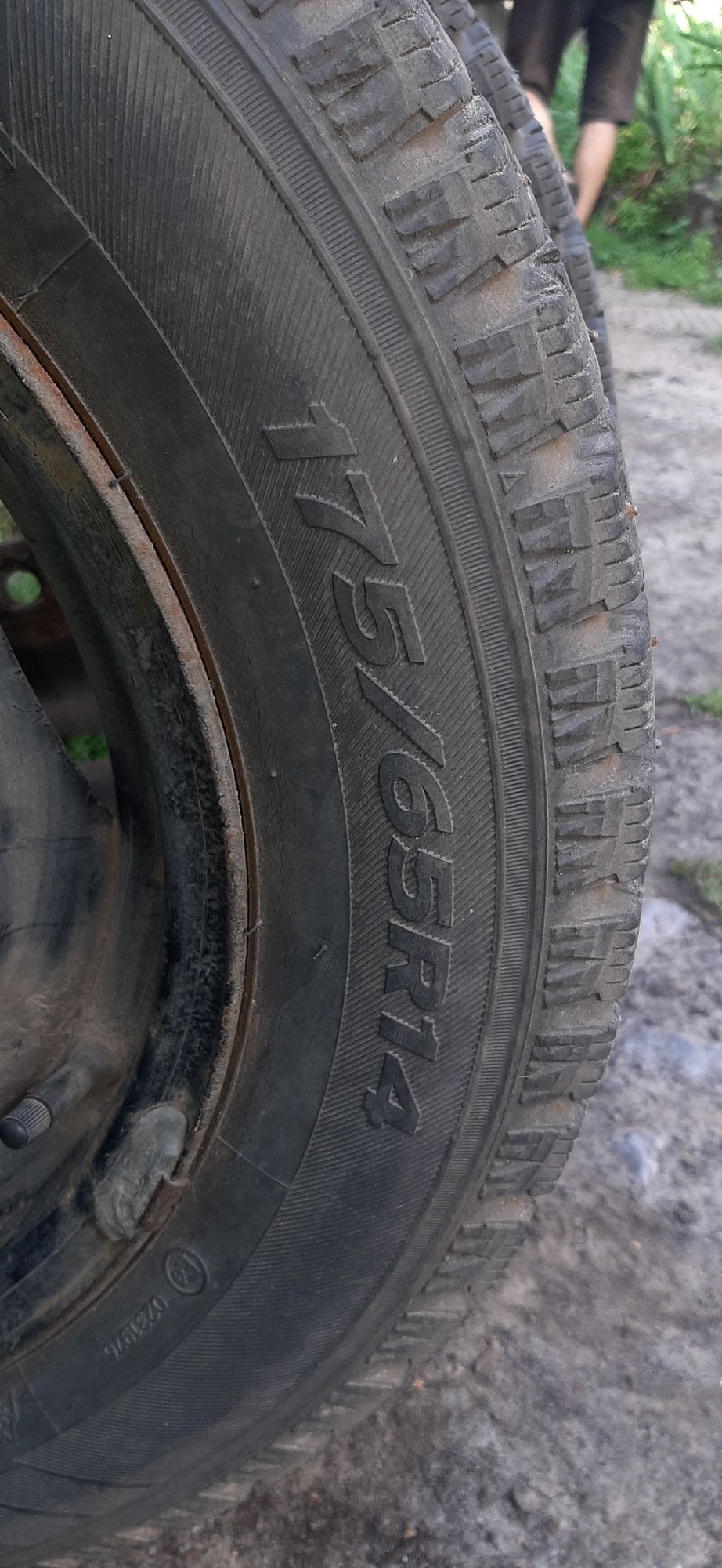 Зимова резина hankook r14 на дисках