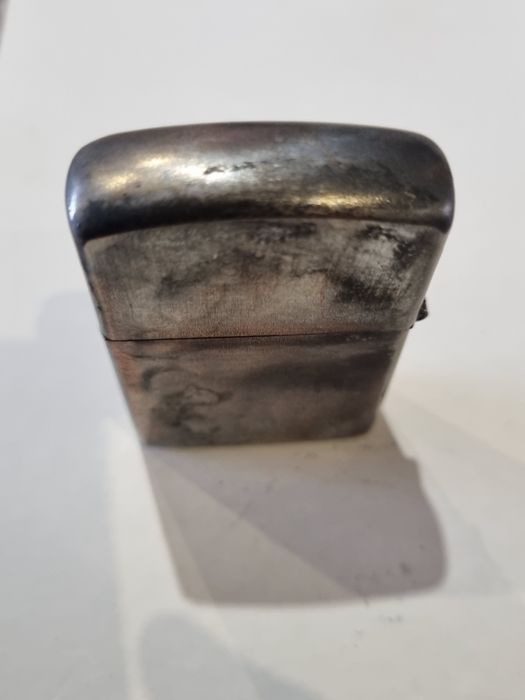 Zapalniczka z orzełkiem w koronie sygnowana