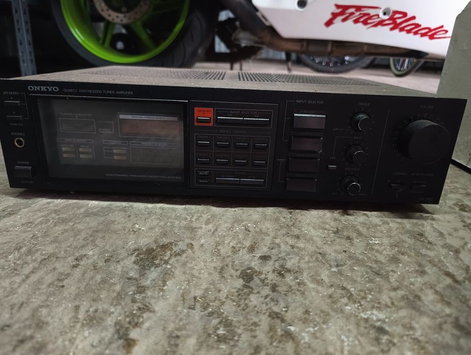 Amplituner + zestaw głośników