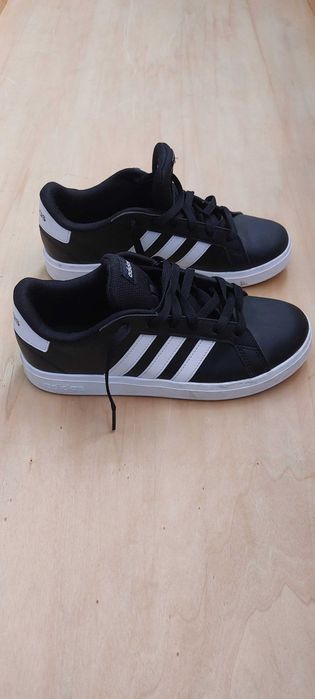 Tenis adidas - Novos