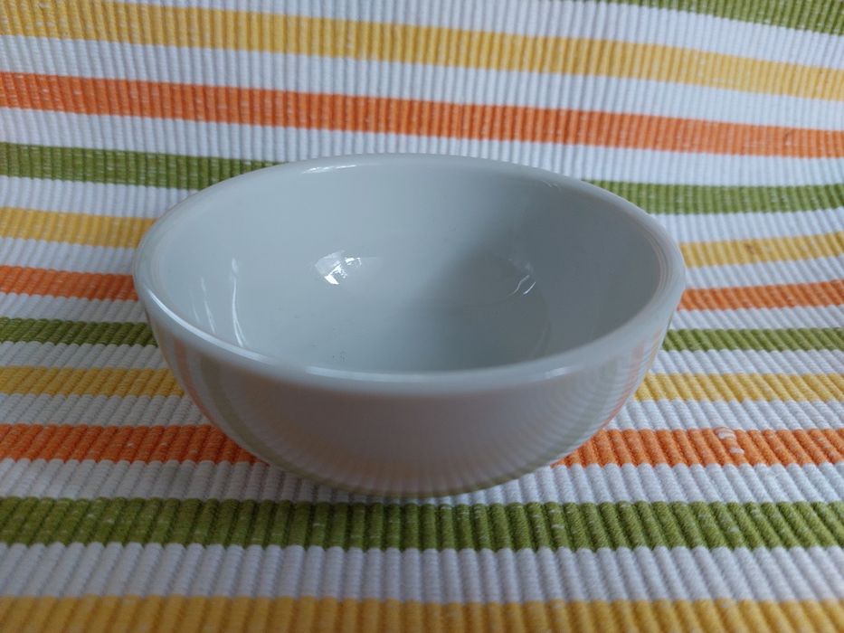 Porcelanowy mlecznik i cukiernica w ciekawym zestawie