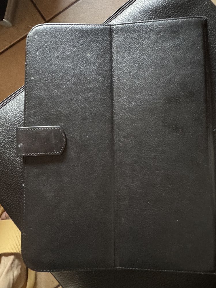 Tablet bom estado, com capa