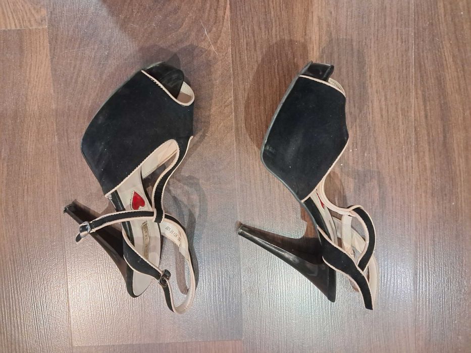 по 199 грн Распродаж Переезжаю Босоножки туфли Пересылаю Есть Описание