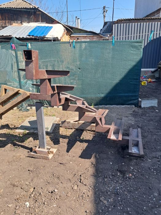 Сходи металеві з поворотом 90 градусів