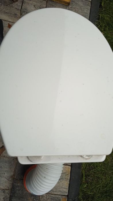 WC Koło podwieszane kompakt
