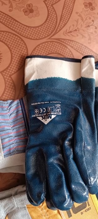 Продам перчатки  разные