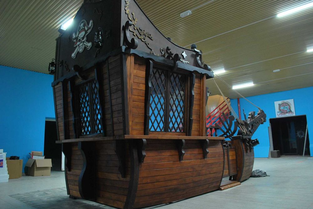 Statek piracki - recepcja! Punkt biletowy! Bar! Ogródek!