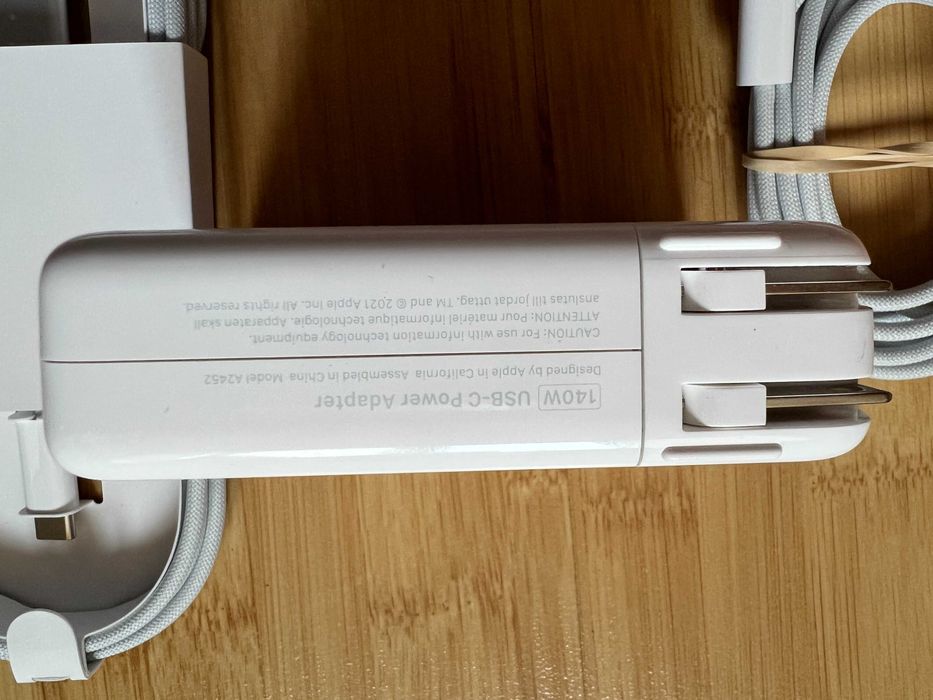 Оригінальний блок живлення Apple 140W USB-C A2452 MLYU3AM/A