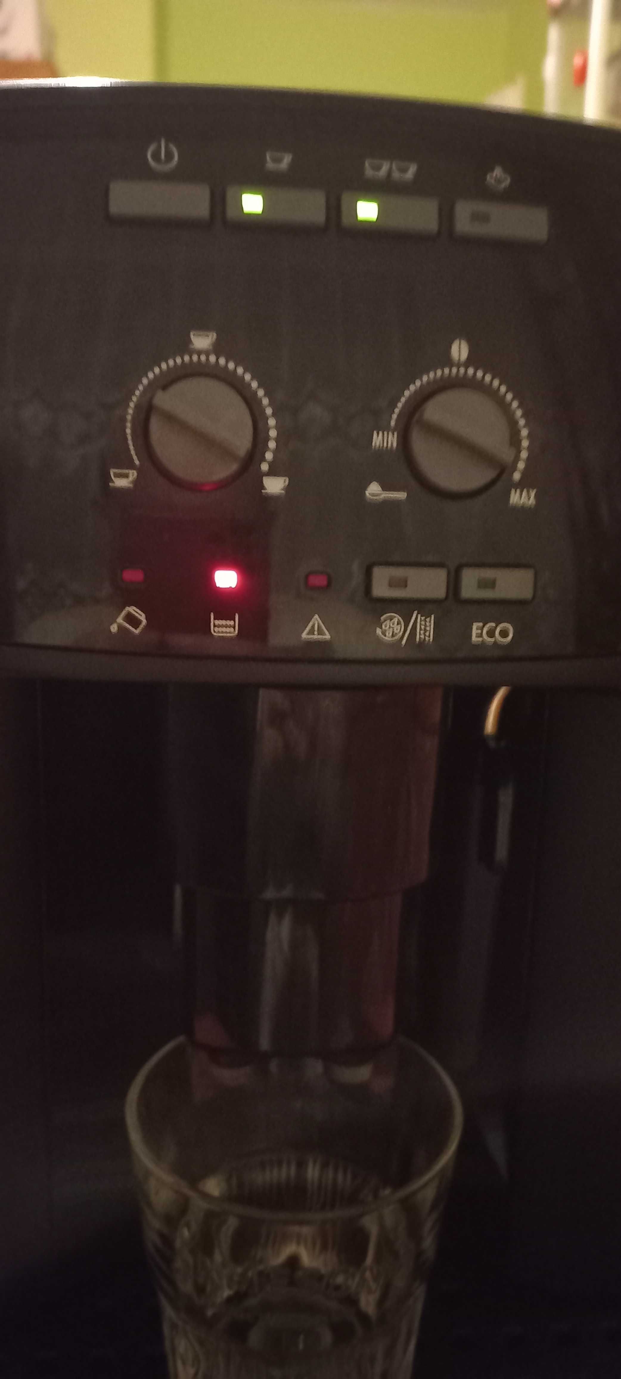 Ekspres do kawy DeLonghi ESAM2600