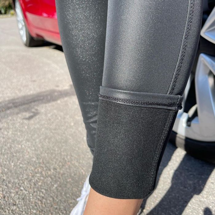 Теплі жіночі лосини на флісі під кожу з напиленням. Легінси екошкіри