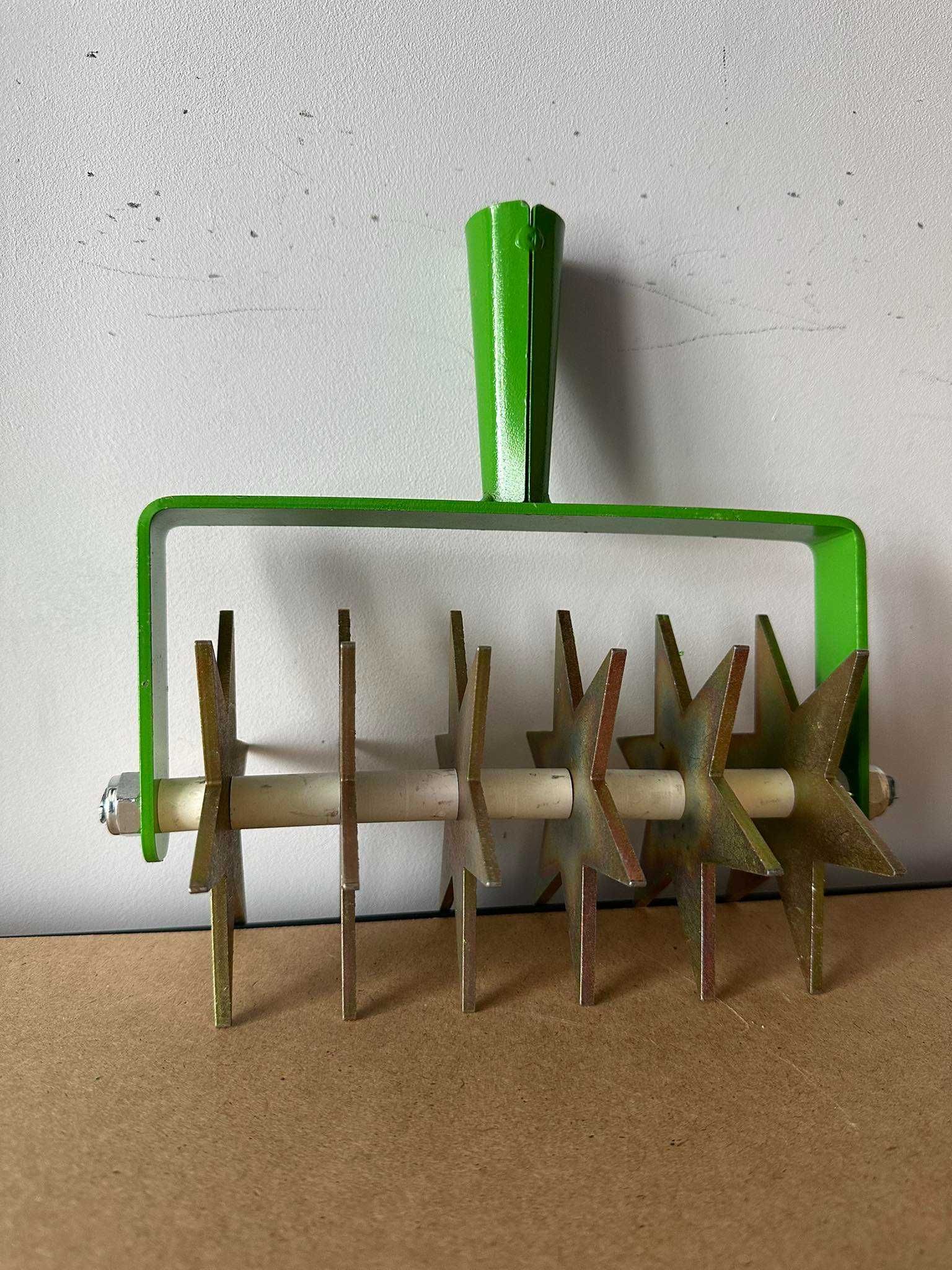 Aerator Spulchniacz Gleby Wertykulator ręczny NOWY 20cm 1,3KG