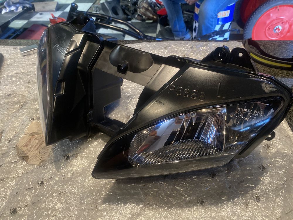 Yamaha R6 RJ11 Lampa Reflektor N754