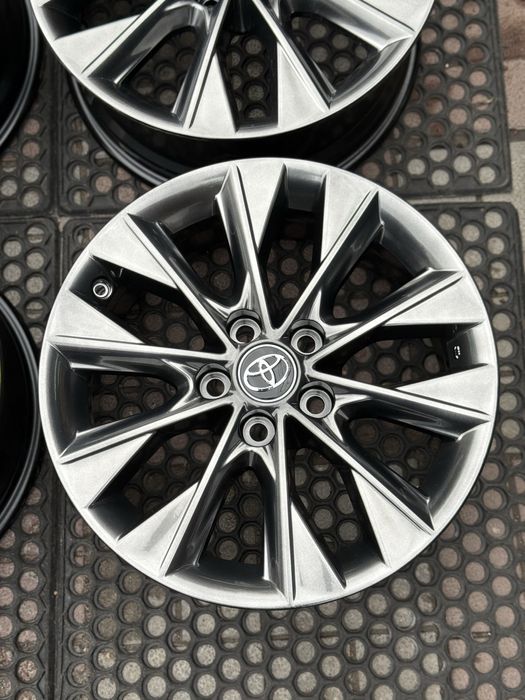 Диски оригінал toyota camry 70 chr avalon lexus es is gs r17 5-114,3