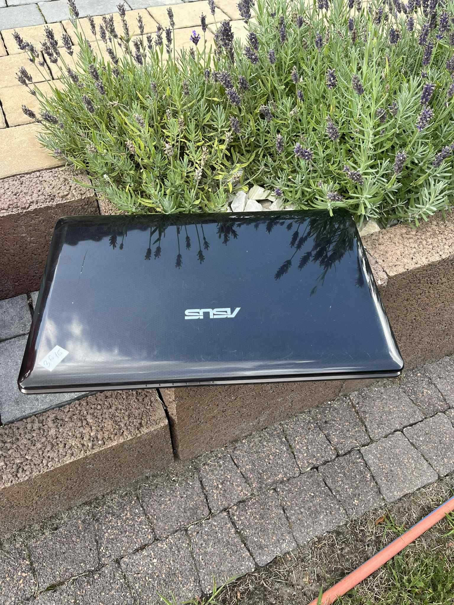 sprzedam laptopa