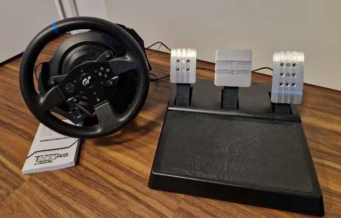 Zestaw Thrustmaster T300 RS GT kierownica i pedały