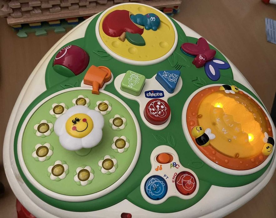 Mesa de atividades Chicco
