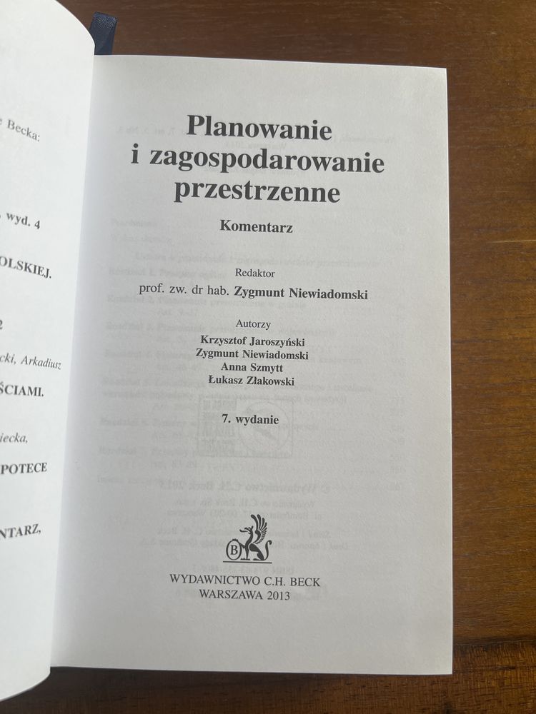 Komentarz Planowanie i zagospodarowanie przestrzenne red. Niewiadomski