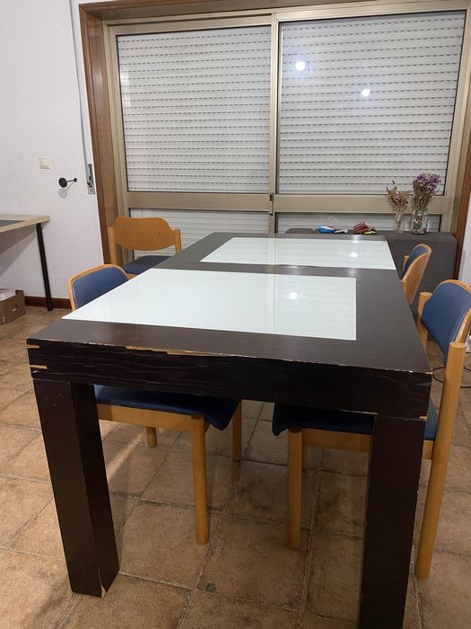 Mesa de jantar preta