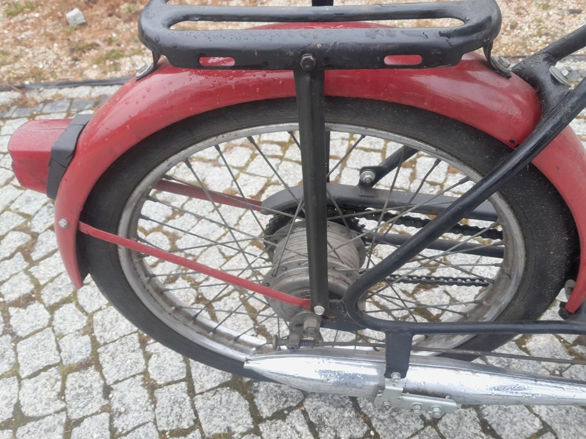 Komar 2320 sztywniak na chodzie oryginalny lakier