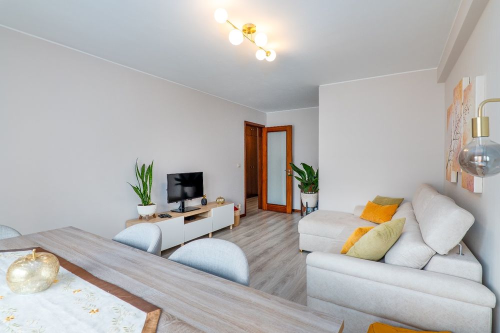 Sofá bege chaise long como novo