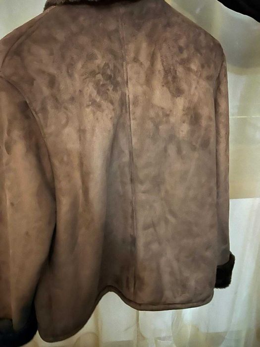 Lindo casaco em camurça e pelo