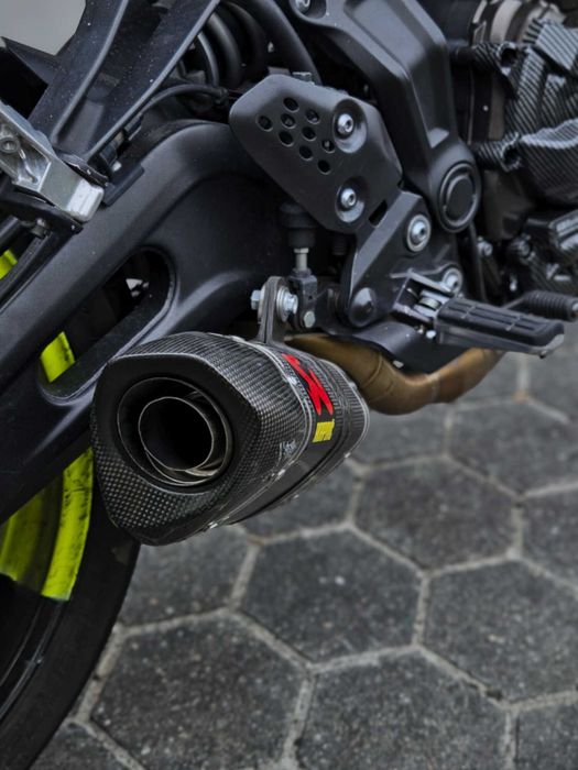 Escape Akrapovic Carbon Completo MT 07