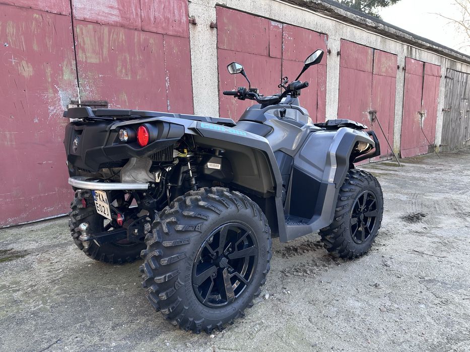 Quad  CAN-AM   Outlander 1000.  Zarejestrowany.   Jak nowy.  Perfekt.