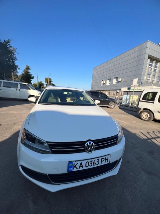 Автомобіль джетта в максимальній комплектаціі