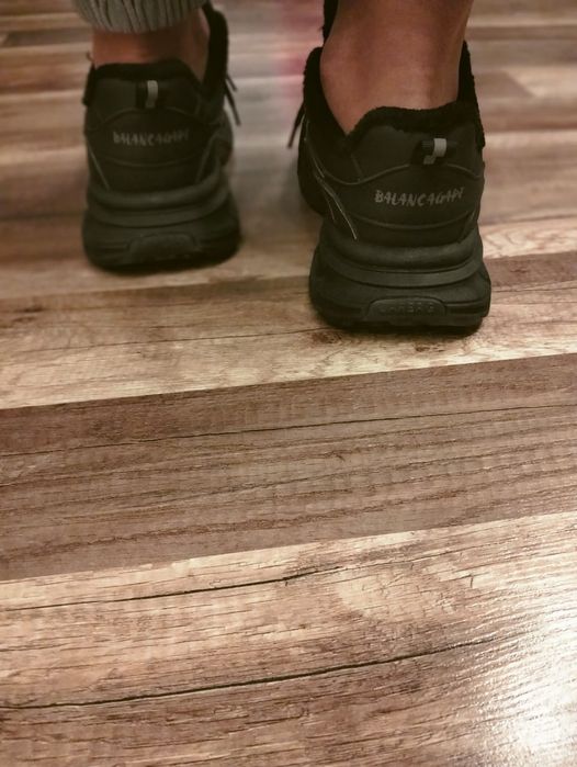 Кросівки жіночі зимові