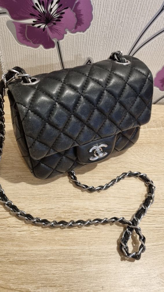 Продам сумку Chanel черная