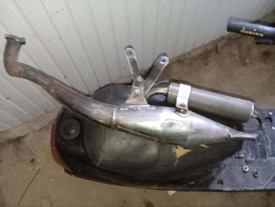 Саксофон Leovince-ZX