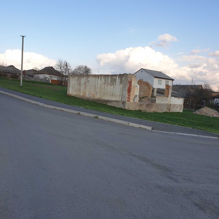 Земельна ділянка .