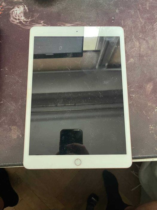 Uszkodzony ipad a2197