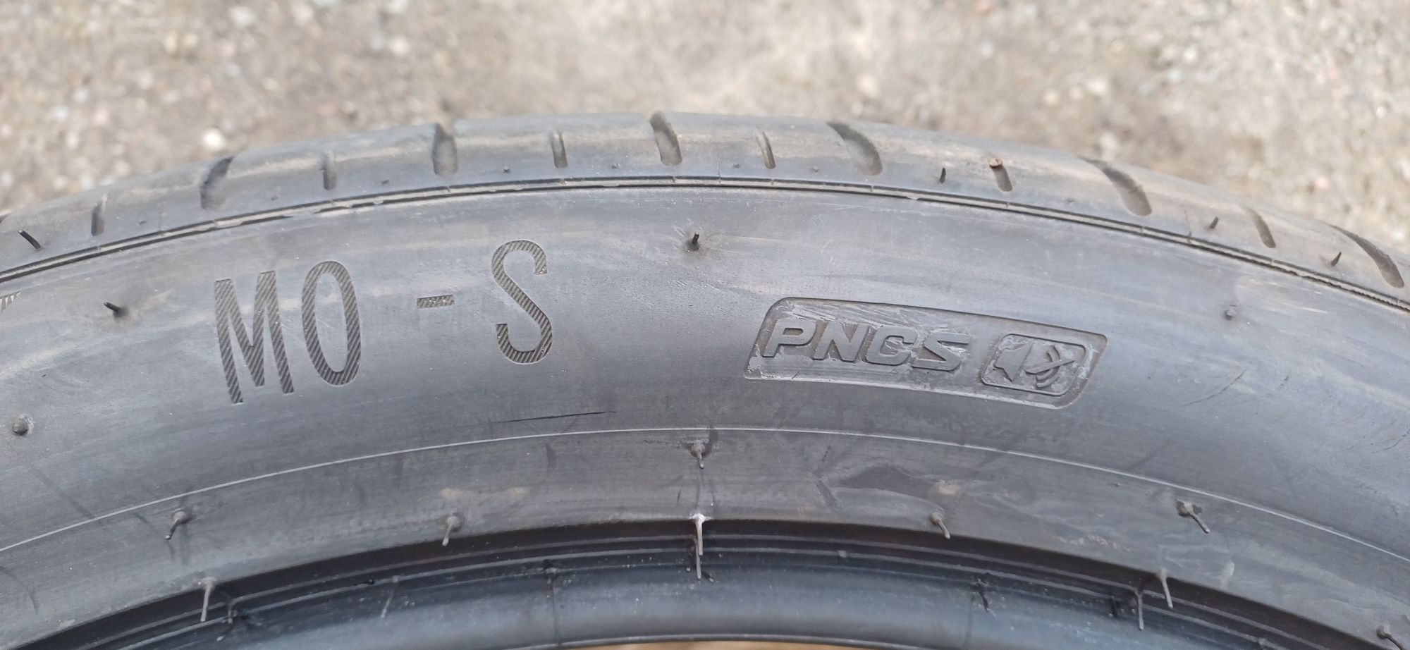 285/40R22 106Y PIRELLI , dwie opony letnie używane.