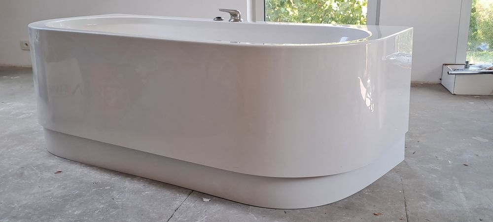 Wanna design 180x80 monolityczna obudowa