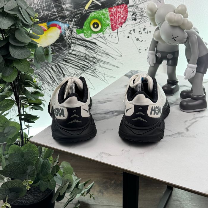 Кросівки Hoka Arahi 6 42.5 розмір Е6446