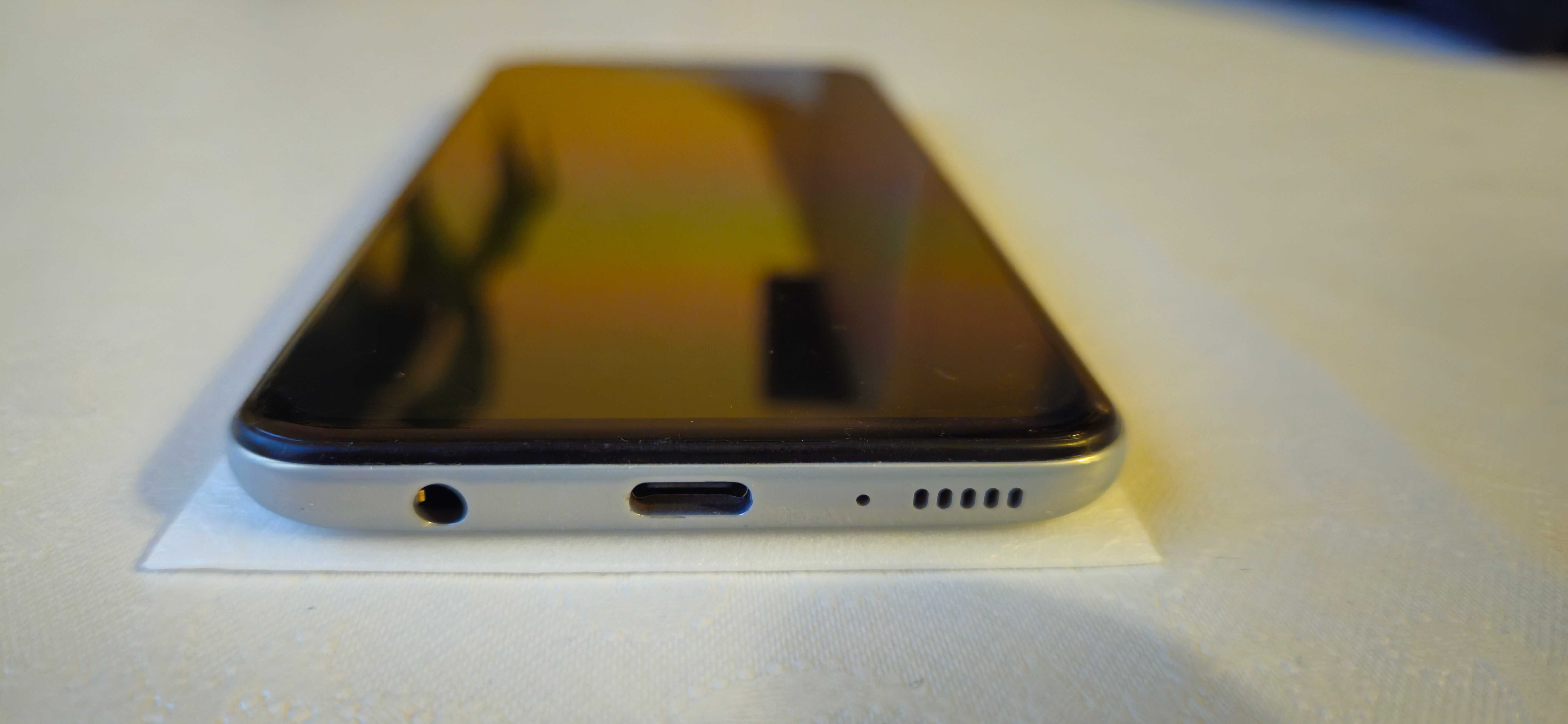 Samsung Galaxy A40 5FN/DS 64GB pamięci, 4GB RAM