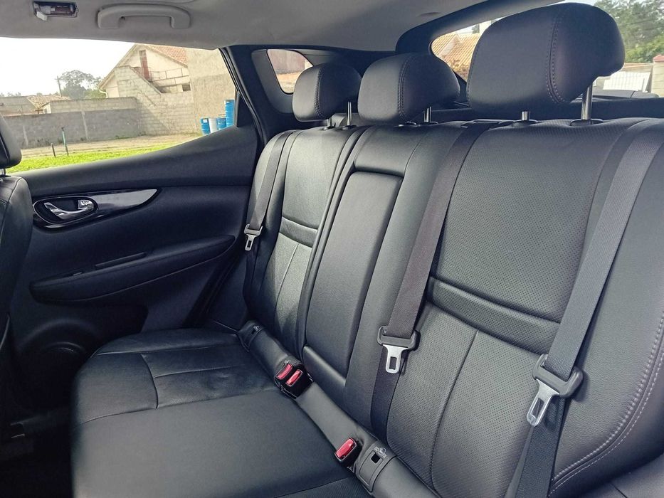 Nissan Qashqai 1.6 dci N-connecta c/auto ( pequeno sinistro )