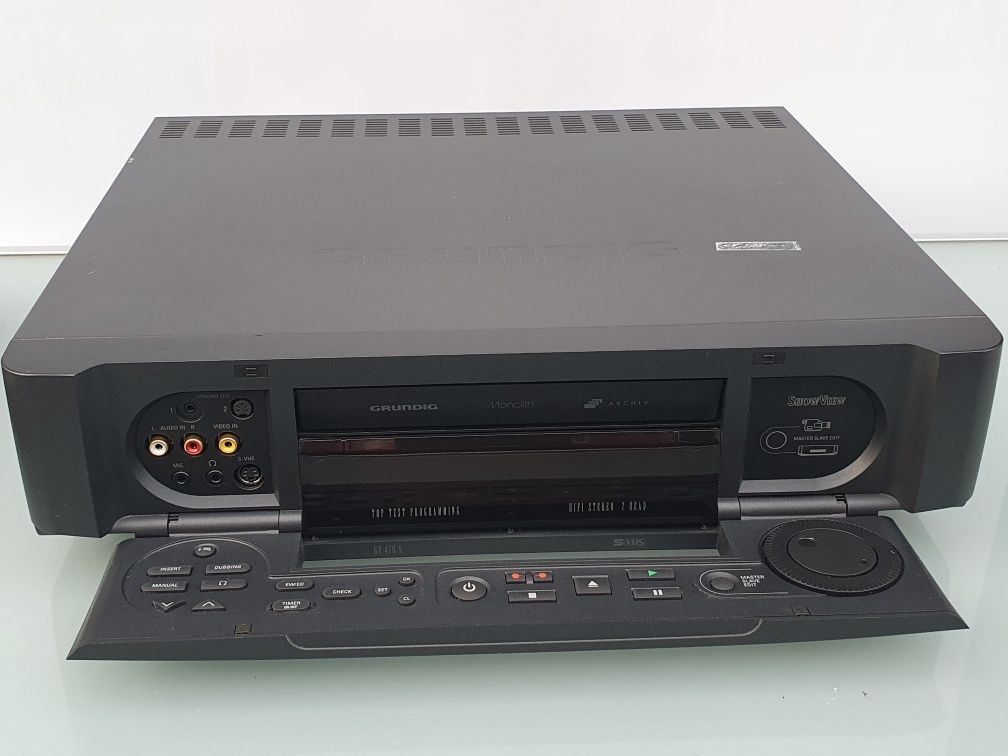 Magnetowid Grundig S-VHS GV- 470s