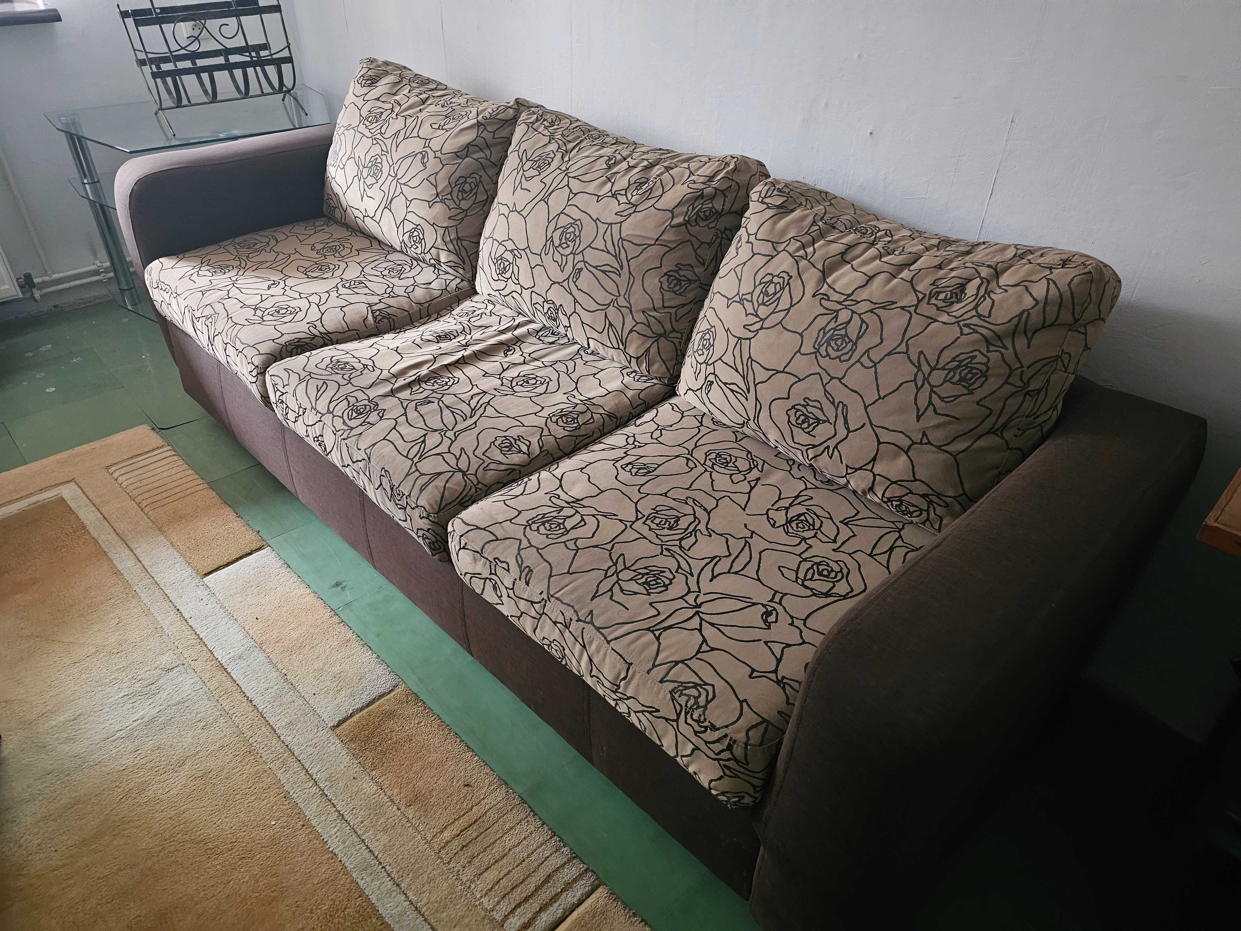 Rozkładany tapczan z poduszkami 220 cm x 80 cm x 65 cm Świnoujście