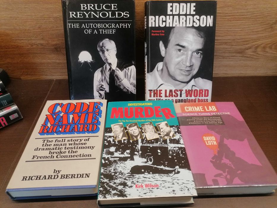 Livros capa dura em inglês