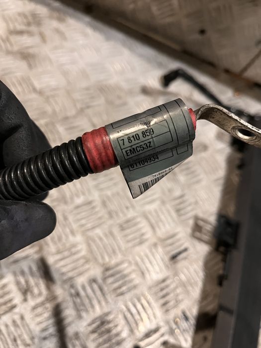 Bmw e90 e91 wiazka przewód plusowy