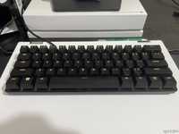 Teclado Razer Hutsman mini 60% RGB linear optical switch red