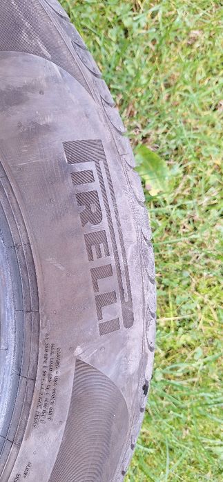 Praktycznie nowe opony Pirelli 225/55/17