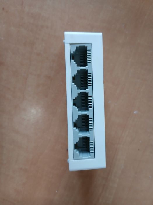 Комутатор Dahua 5 портовий