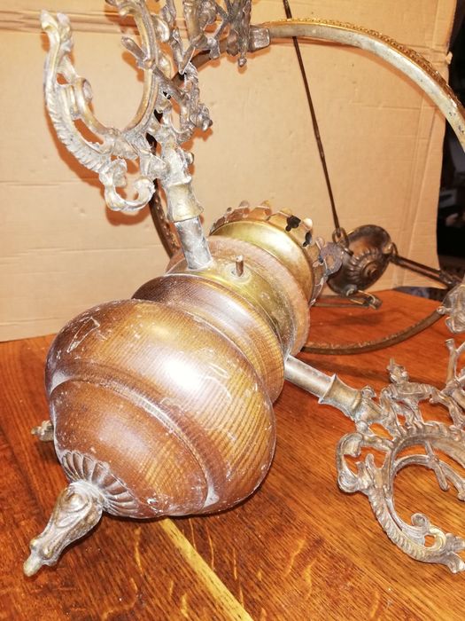 Lampa wisząca ala naftowa