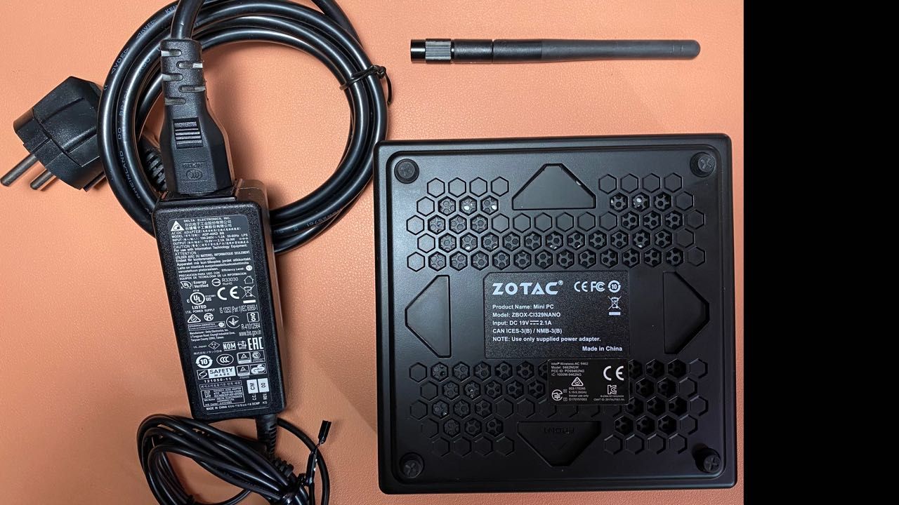 Mini komputer ZOTAC CI329NANO Intel N4100/8GB DDR4/250SSD Windows 11